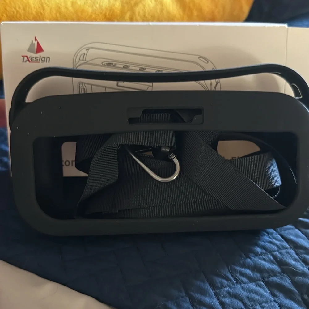 Brand new silicone Bluetooth speaker carrying case